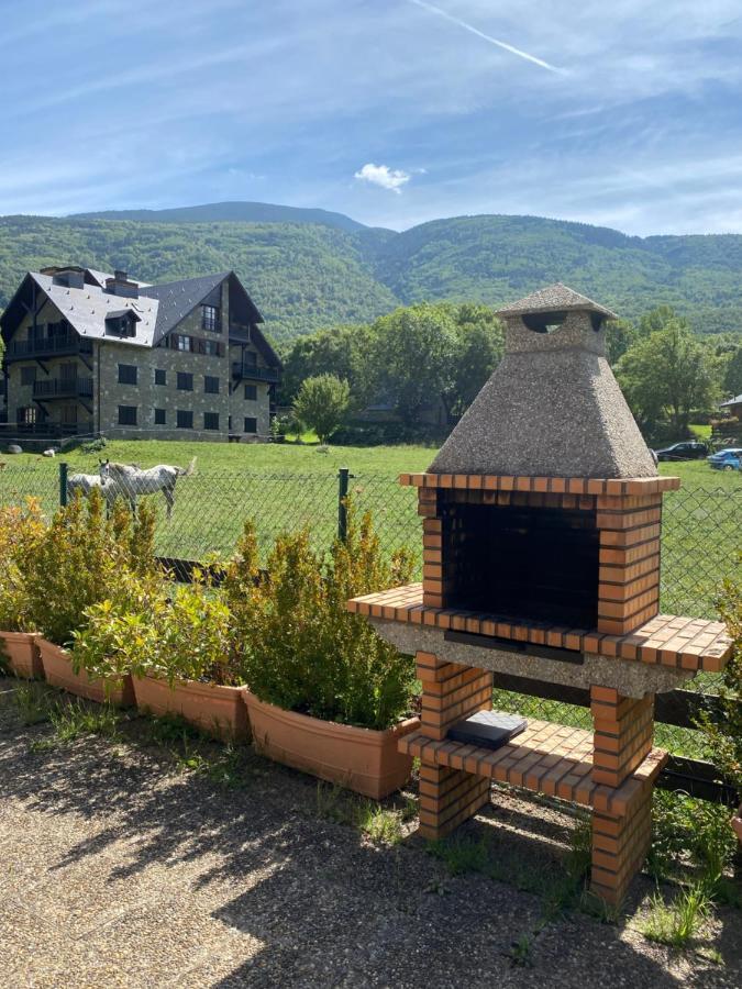 Check-In Casas Cumbre De Benasque Apartment Eriste Luaran gambar