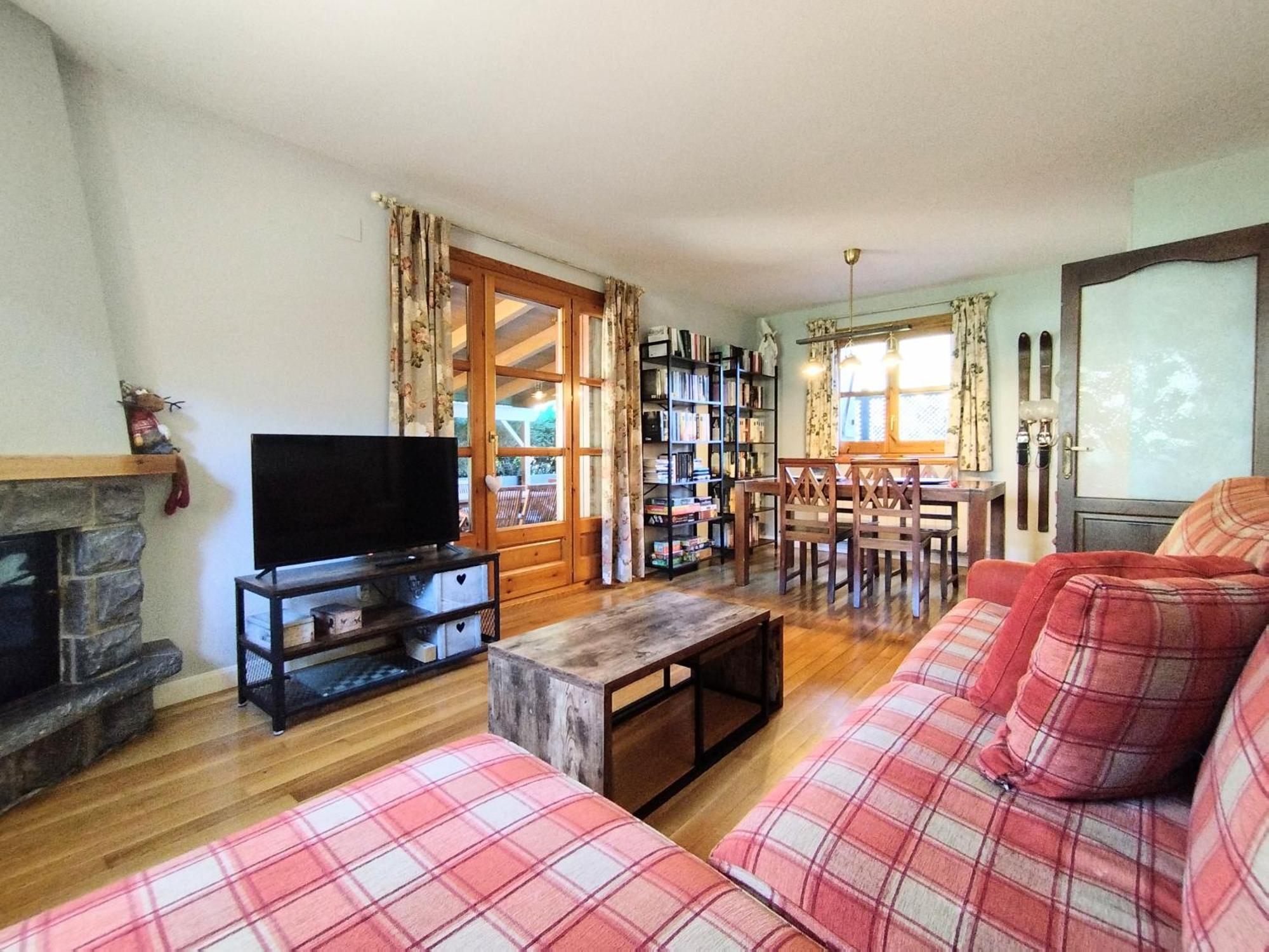 Check-In Casas Cumbre De Benasque Apartment Eriste Luaran gambar